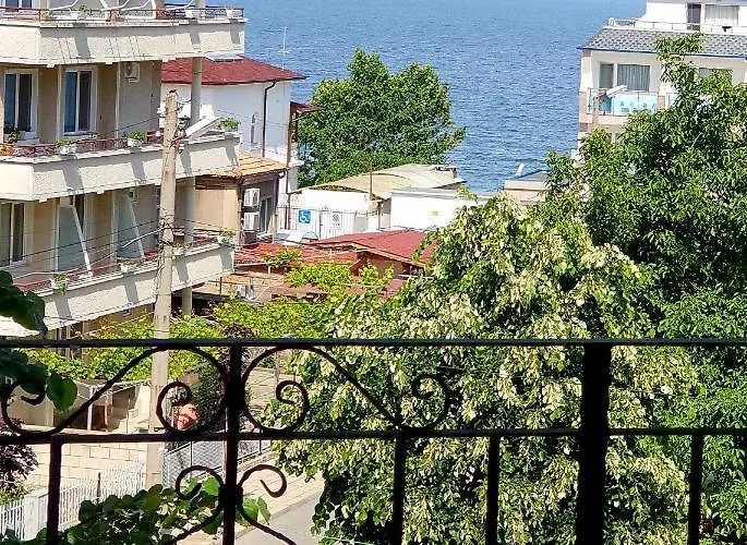 Old Sailor アパート *